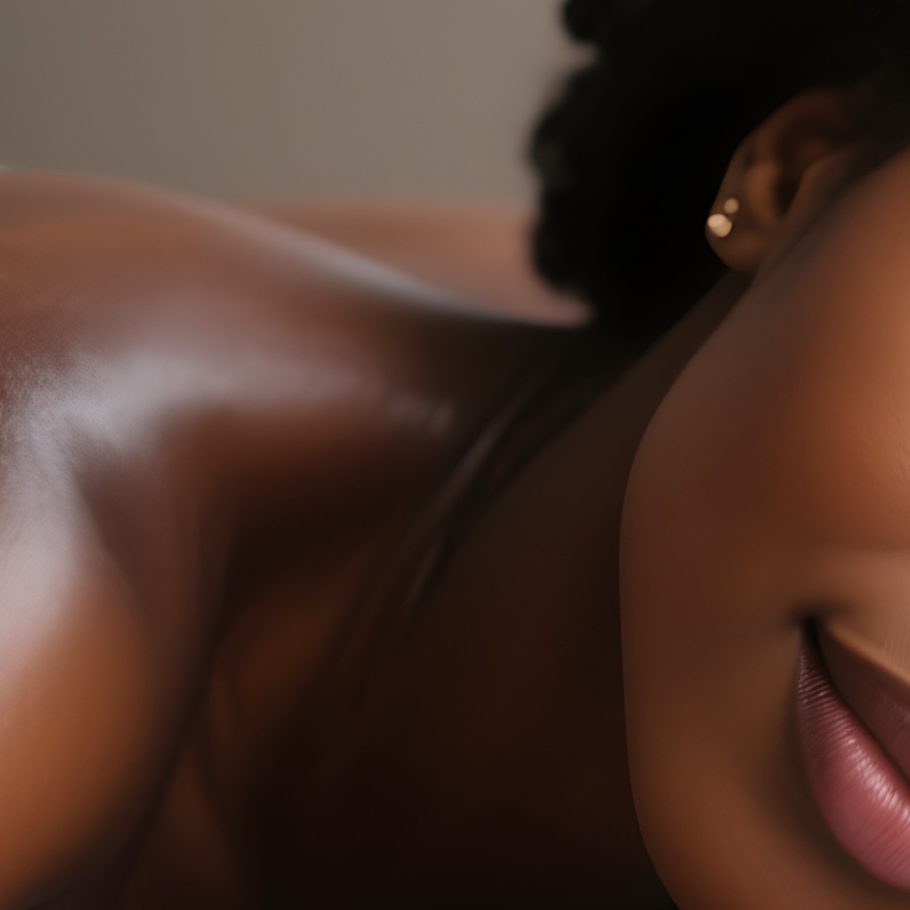 A Black Woman Enjoying A Spa Treatment With A Relaxed Expression. - Full Resolution Quality Preview